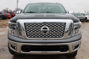2018 NISSAN TITAN 4WD V8 CREW CAB 5.6L SL - ONE OWNER - 25,170 Miles -