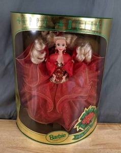 lot 64 image: Happy Holidays Barbie Doll Hallmark Special Edition (1993) - X