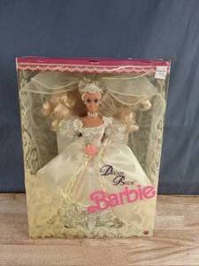 lot 41A image: Vintage Mattel 1991 Dream Bride Wedding Romance in Satin and Lace Barbie Doll - X