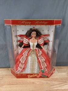 lot 44 image: Vintage Mattel 1997 Special Edition Happy Holidays Barbie Doll - X