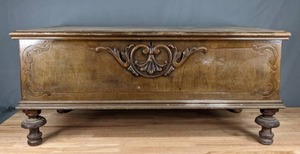 lot 104 image: Cedar Storage Chest - X