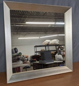 lot 131 image: Elegant Framed Mirror - N
