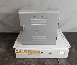 lot 133 image: Metal Locker Unit & Metal Locking Drawer - N