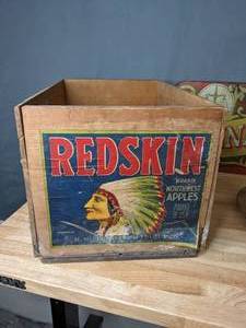 lot 160 image: Vintage Decor Lot - Apple Box, Wall Decor, Table Tray - X