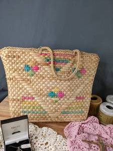 lot 158 image: Collection of Doilies, Vintage Bag, Vintage Thread, Plus More - N