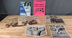 lot 20 image: Memorabilia Autographed Cris Carter 8x10, Country Musics Greatest Super Stars (Autographed), Twins 1991 World Series - N