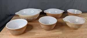 lot 174 image: Set of (6) Vintage Pyrex Cinderella and Round Mixing Bowls (Tan Woodland and Ivy) - B