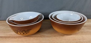 lot 182 image: Set of (6) Vintage Pyrex Cinderella and Round Mixing Bowls (TanBrown Old Orchard) - B
