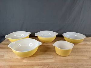 lot 183 image: Set of (5) Vintage Pyrex Cinderella Bowls and Serving Dishes (Yellow) - B
