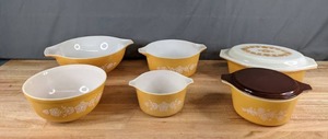 lot 184 image: 8-Piece Vintage Pyrex Cinderella Serving Dishes and Round Mixing Bowl (Butterfly Gold) - B