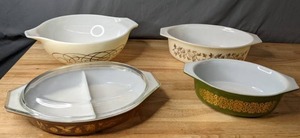 lot 222 image: Vintage Five Piece Ovenware Assortment of Various Designs and Colors - B