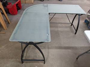 lot 230 image: Beautiful Glass-Top Accent Tables with Decorative Legs - Q