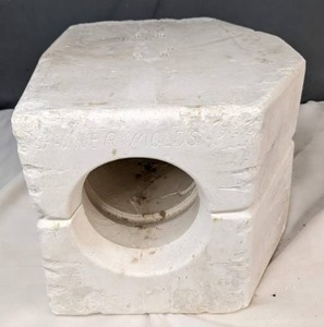 lot 253 image: Vintage Ceramic Mold  Winner Molds #500A Eagle Mug - X