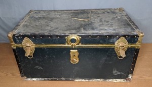 lot 265 image: Vintage Steamer Trunk - X