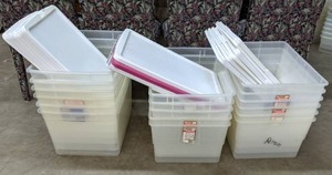 lot 284 image: Lot of 17 Plastic Bins and Plastic Lids - N