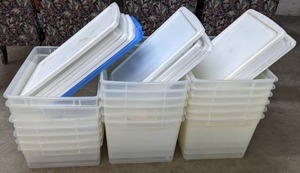 lot 285 image: Lot of 19 Plastic Bins and Plastic Lids - N