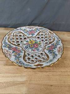 lot 329 image: Gorgeous Decorative Delft Plate - V