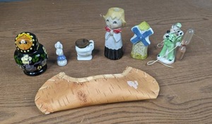 lot 425 image: Collection of 6 Decorative Vintage Figurines (Wood, Ceramic, Porcelain) - V