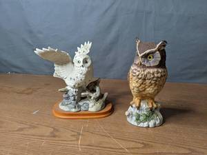 lot 399 image: Pair of Porcelain Owl Figurines - V