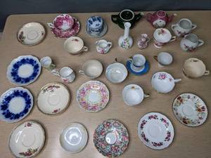 lot 413 image: 35 Piece Collection of Assorted China by Royal Malvern, Royal Albert, Rosina and More - V