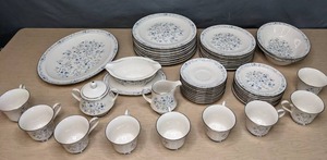 lot 381 image: Gorgeous Set of Noritake Ivory China Serene Garden - V