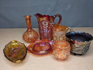 lot 388 image: Collection of (7) Gorgeous Pearlescent Colorful Glass Pieces - V