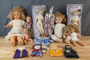lot 378 image: Collection of Vintage Dolls and Medieval Hand Puppets, Sarah Jane Cloth Body Dolls, Crochet Dancer - V
