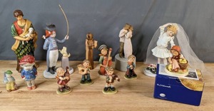 lot 460 image: Vintage Porcelain Figurines Maud Humphrey Bogart, Goebel, OWell Novelty, & More  - V