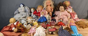 lot 458 image: Wonderful Vintage Collection of Dolls Spiel Gut Wooden Head Hand Puppet & More - V