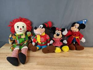 lot 438 image: Collection of 4 Stuffed Animals Mickey Mouse, Minnie Mouse, Raggedy Ann, Goofy - V