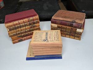 lot 502 image: Collection of Antique Books (1800s to early 1900s) Most are Norwegian, Childrens Books, and More - V