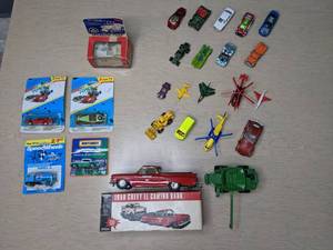 lot 545 image: Collection of (25) Toy CarsVehicles Mini Wind-Up, Speed Wheels, Matchbox, Motor Force and More - V