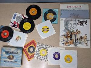 lot 494 image: Collection of Approx. (25) 45rpm Vinyl Records Bob Seger & The Silver Bullet Band, Air Force Band, Oak Ridge Boys, and More - V