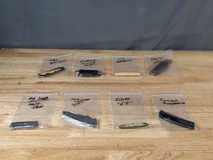 lot 557 image: Assortment of (8) Pocket Knives - V