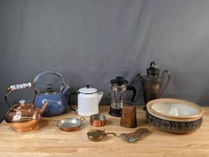lot 560 image: Assortment of Vintage Kitchenware CoffeeTea Pots, Percolator, Decorative Bowl and More - V