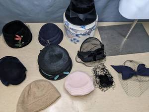 lot 588 image: Assortment of (10) Womens Hats and Veils - V