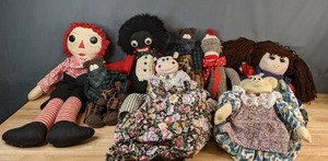 lot 606 image: Collection of Soft Bodied Rag Dolls and Animals Raggedy Ann, Sock Monkey and More - V