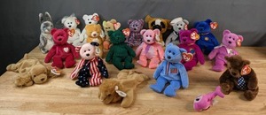 lot 607 image: Collection of 20 TY Beanie Babies USA, Spangle, America, and Many More - V