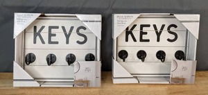 lot 511 image: Pair of NEW Belle Maison Wall Sign (KEYS) with 4 Metal Hooks - N