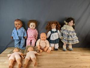 lot 565 image: Vintage Collection of (7) Decorative Girl and Baby Dolls - V