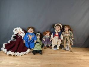lot 567 image: Vintage Collection of (6) Decorative Girl and Baby Dolls - V