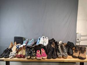 lot 600 image: Large Assortment of Womens Shoes Sandals, Sneakers, Boots and More - V