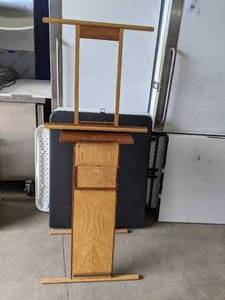 lot 628 image: Wood and Plexi Glass Locked Display Easel Stand with Drop Box - T