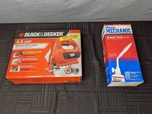 lot 722 image: Black & Decker 4.5 AMP Variable Speed Jigsaw and Master Mechanic Propane Torch - W