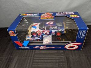 lot 726 image: Vintage New NASCAR Racing Champions Sponsor Series Valvoline 6 Mark Martin Limited Edition 19999 Die Cast Replica - W