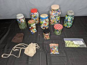 lot 715 image: Collection of Patterned and Glass Marbles - W