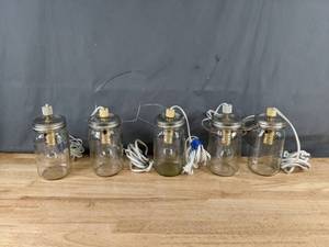 lot 710 image: 5-Piece String of Lights in Mason Jars - V
