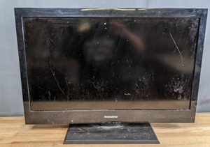 lot 814 image: Magnavox 32 TV No Remote - V