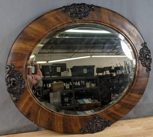lot 804 image: Beautiful Vintage Round Mirror  - V