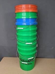lot 827 image: Nine 5 Gallon Buckets - V